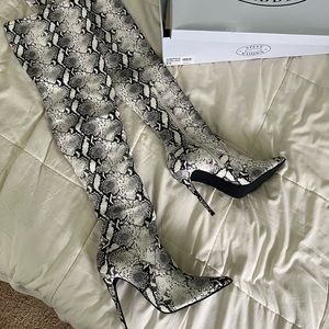 NEW Snakeskin thigh high boots Steve Madden